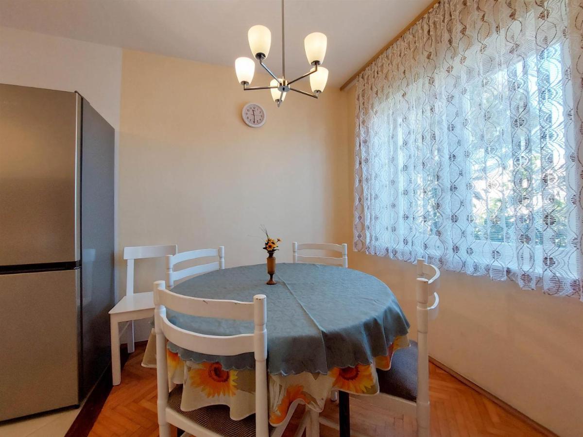 Apartments Nikola Punat Exterior photo