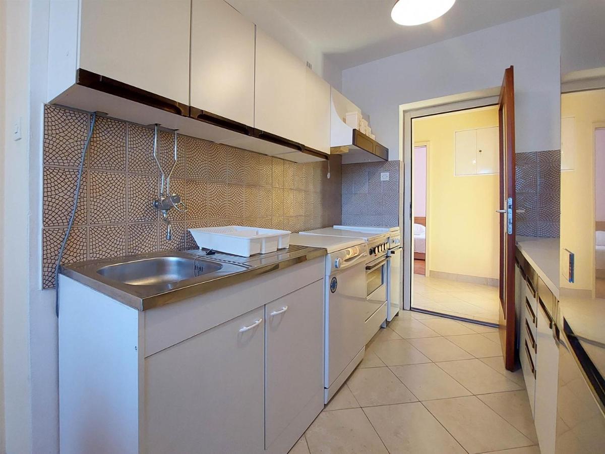 Apartments Nikola Punat Exterior photo