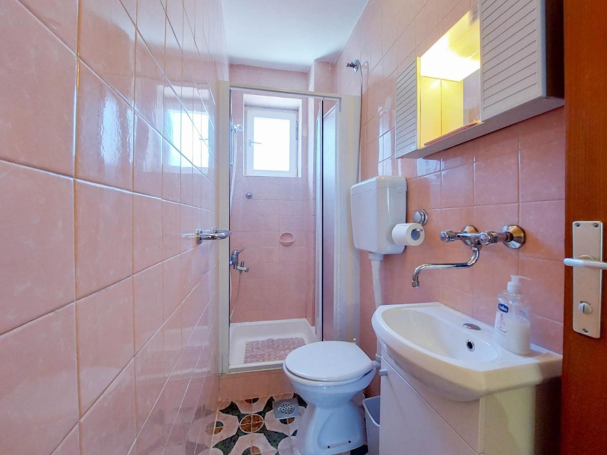 Apartments Nikola Punat Exterior photo