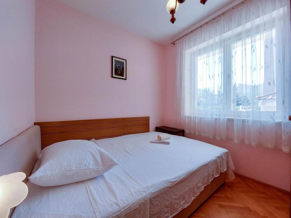 Apartments Nikola Punat Exterior photo