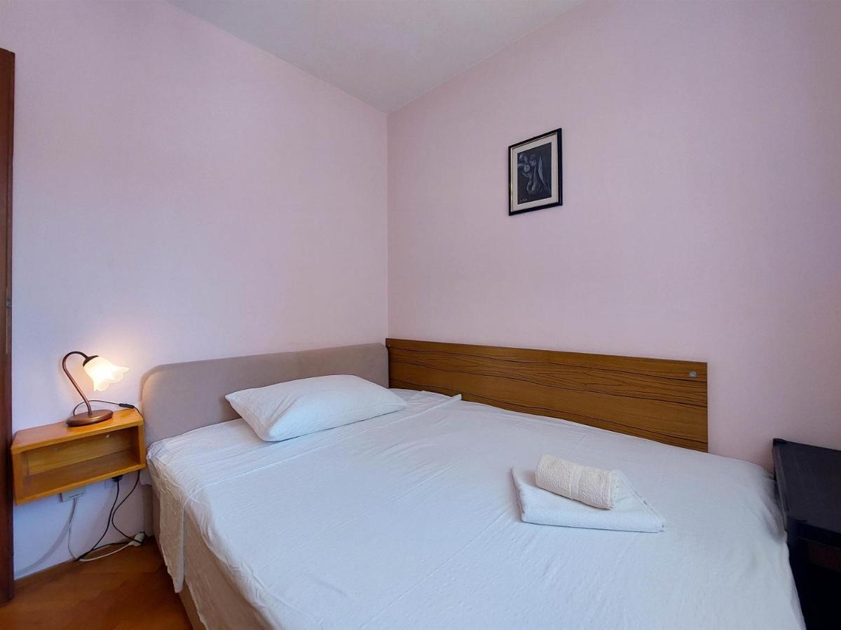 Apartments Nikola Punat Exterior photo