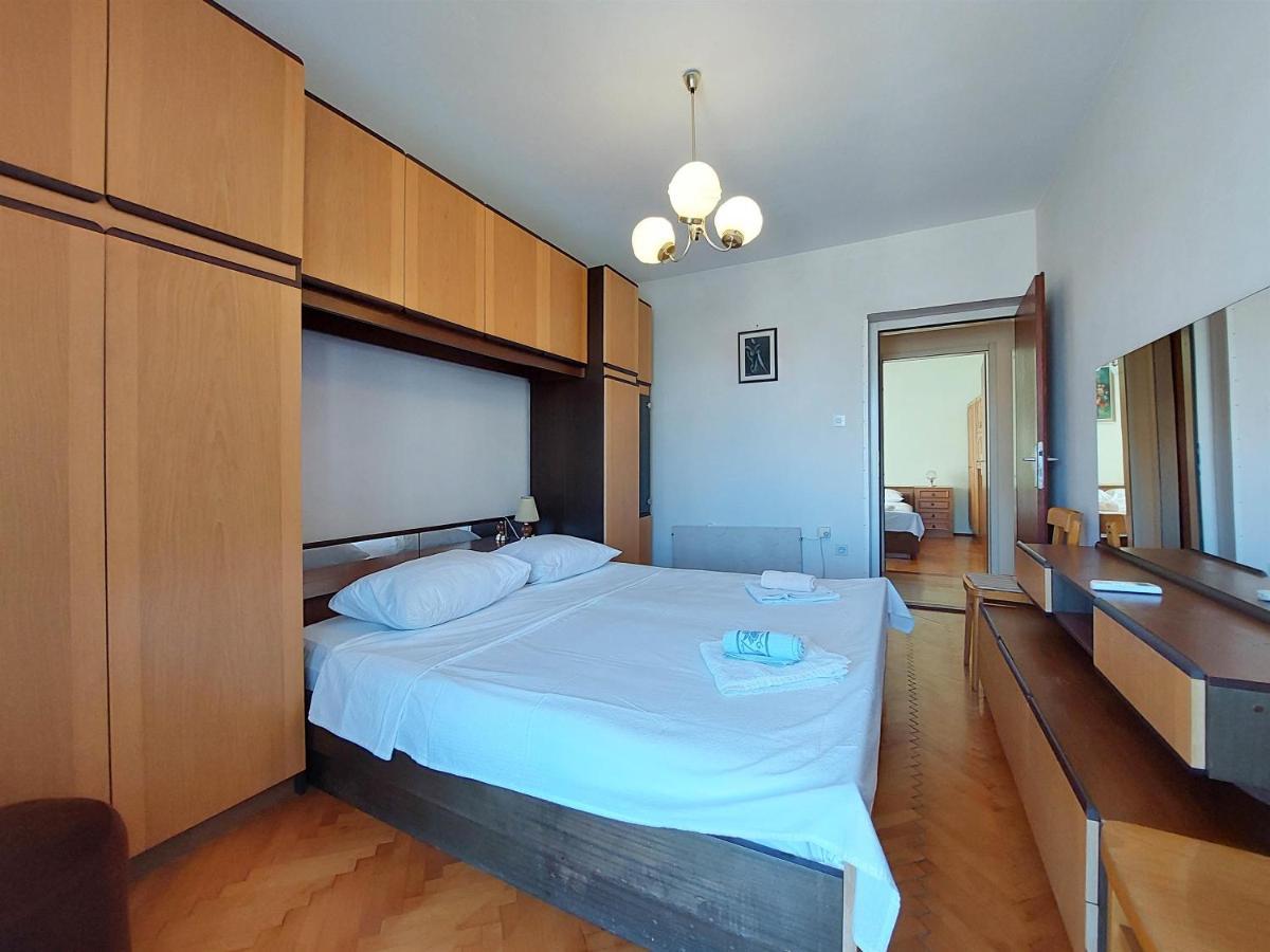 Apartments Nikola Punat Exterior photo