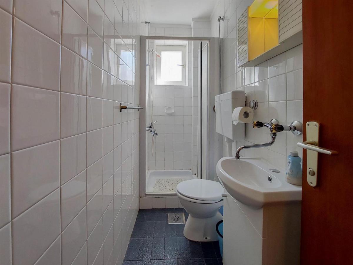 Apartments Nikola Punat Exterior photo