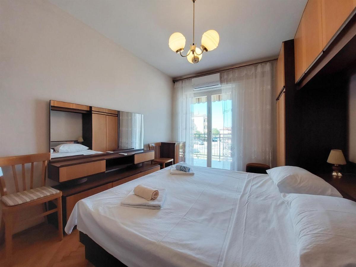 Apartments Nikola Punat Exterior photo