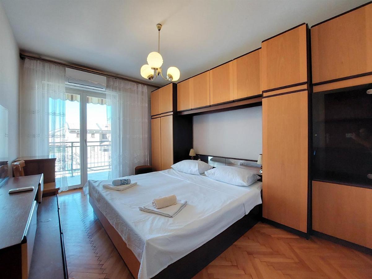 Apartments Nikola Punat Exterior photo