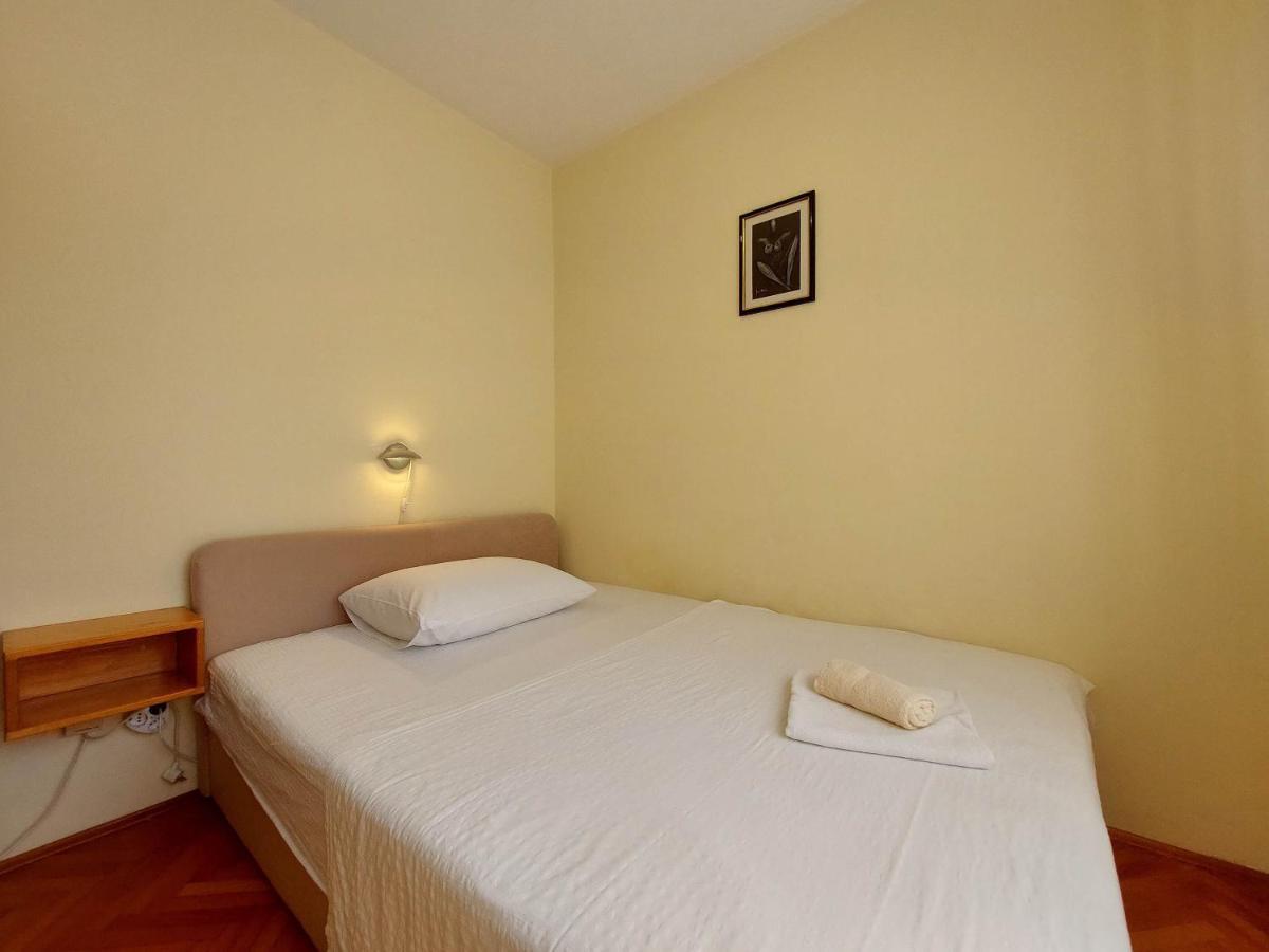 Apartments Nikola Punat Exterior photo