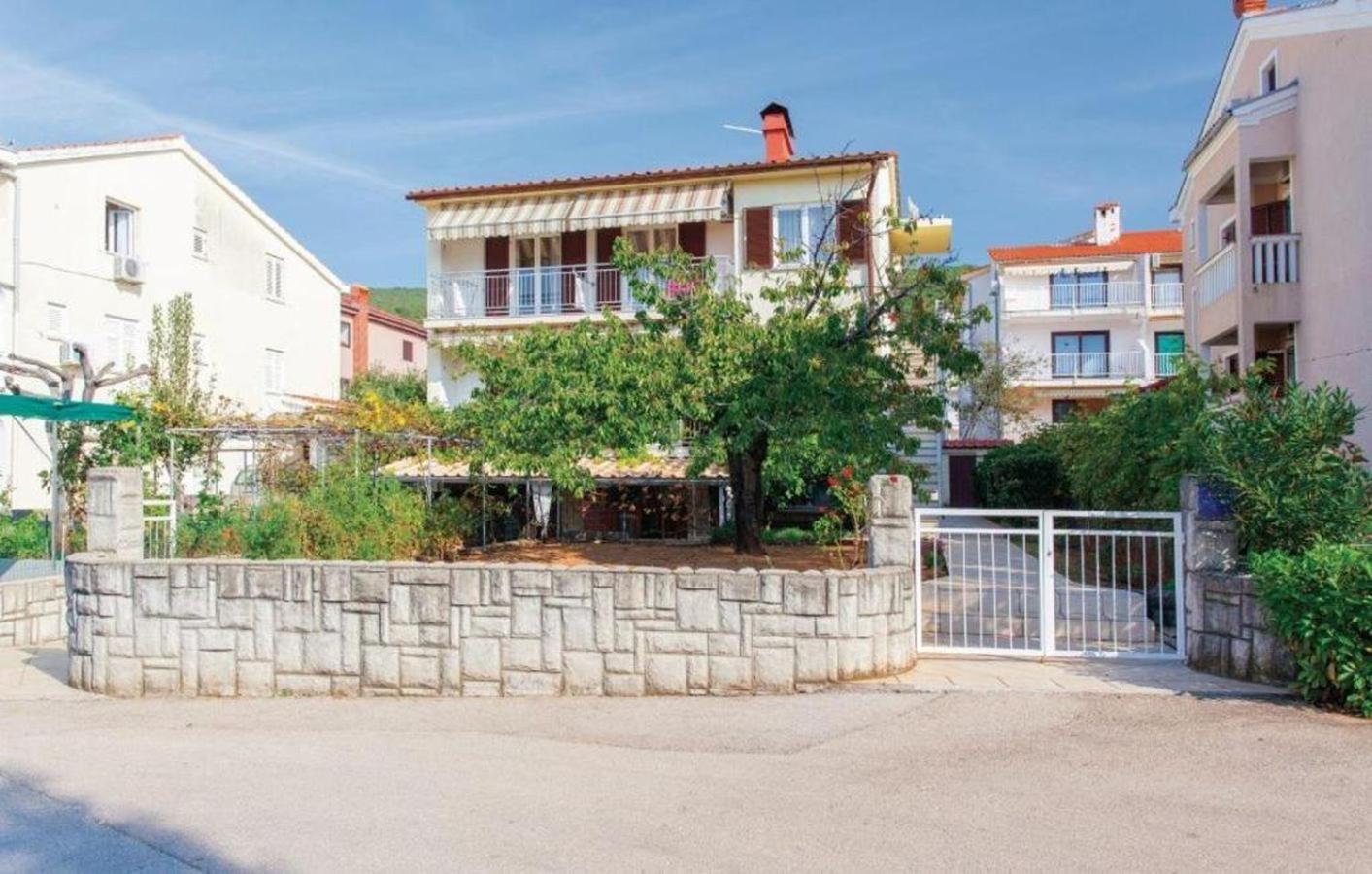 Apartments Nikola Punat Exterior photo